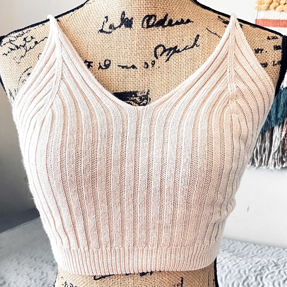 Super cute cream colored brawlette/crop!